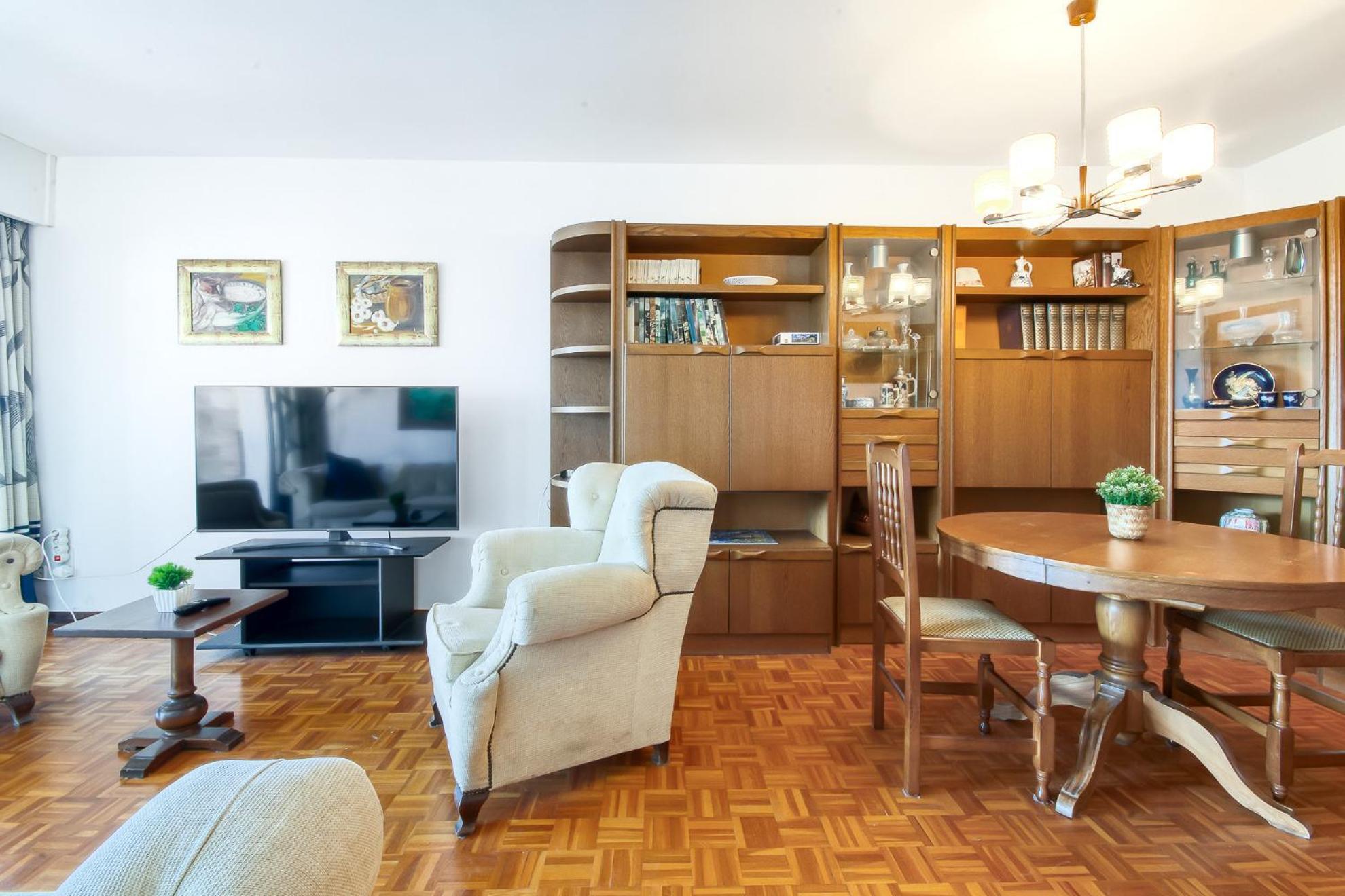 Parramon G 2 2 Apartment Roses